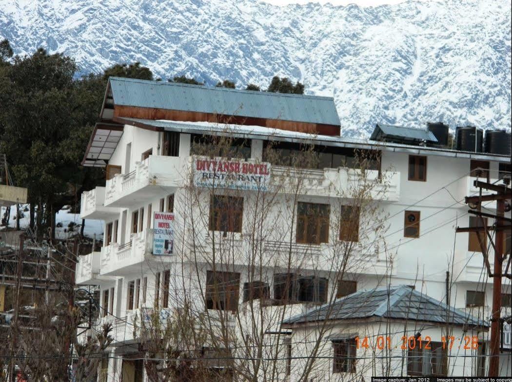 Divyansh Hotel Дхарамсала Екстериор снимка