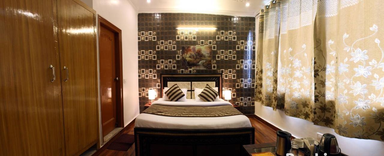 Divyansh Hotel Дхарамсала Екстериор снимка
